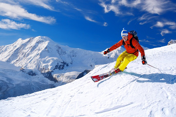スキーウェア、スノーボードウェアに雪がくっつく理由